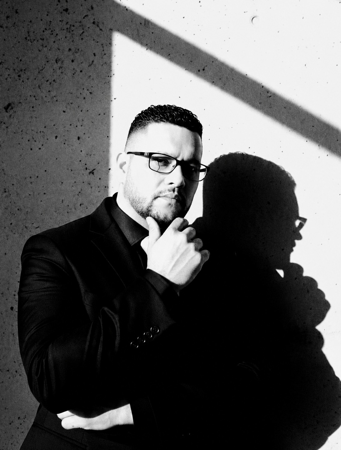 Portrait de Patrice Lebon en noir et blanc